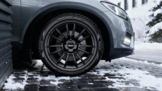 スタッドレスタイヤ