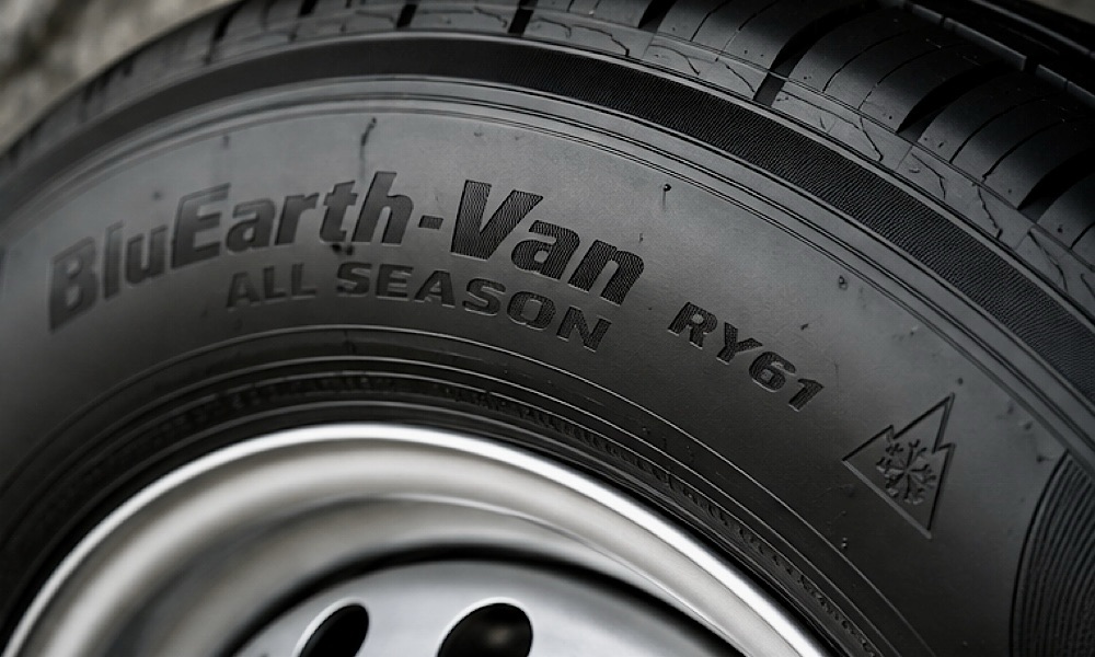 ヨコハマ ブルーアース Van オールシーズン RY61のタイヤ本体
