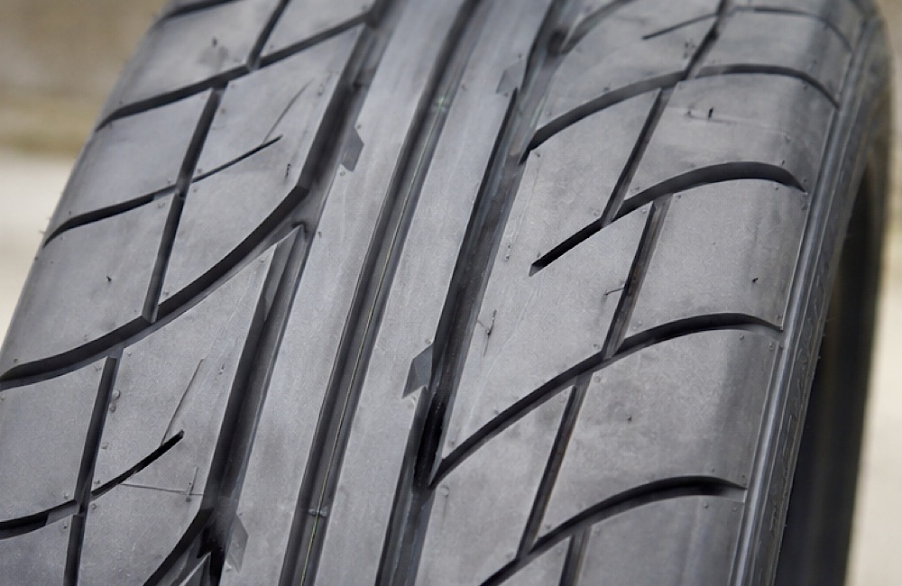 NT555 G2のNano Balance Technologyとトレッド構造