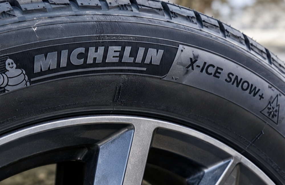 ミシュラン X-ICE SNOW+の登場背景を伝えるスタッドレスタイヤの外観